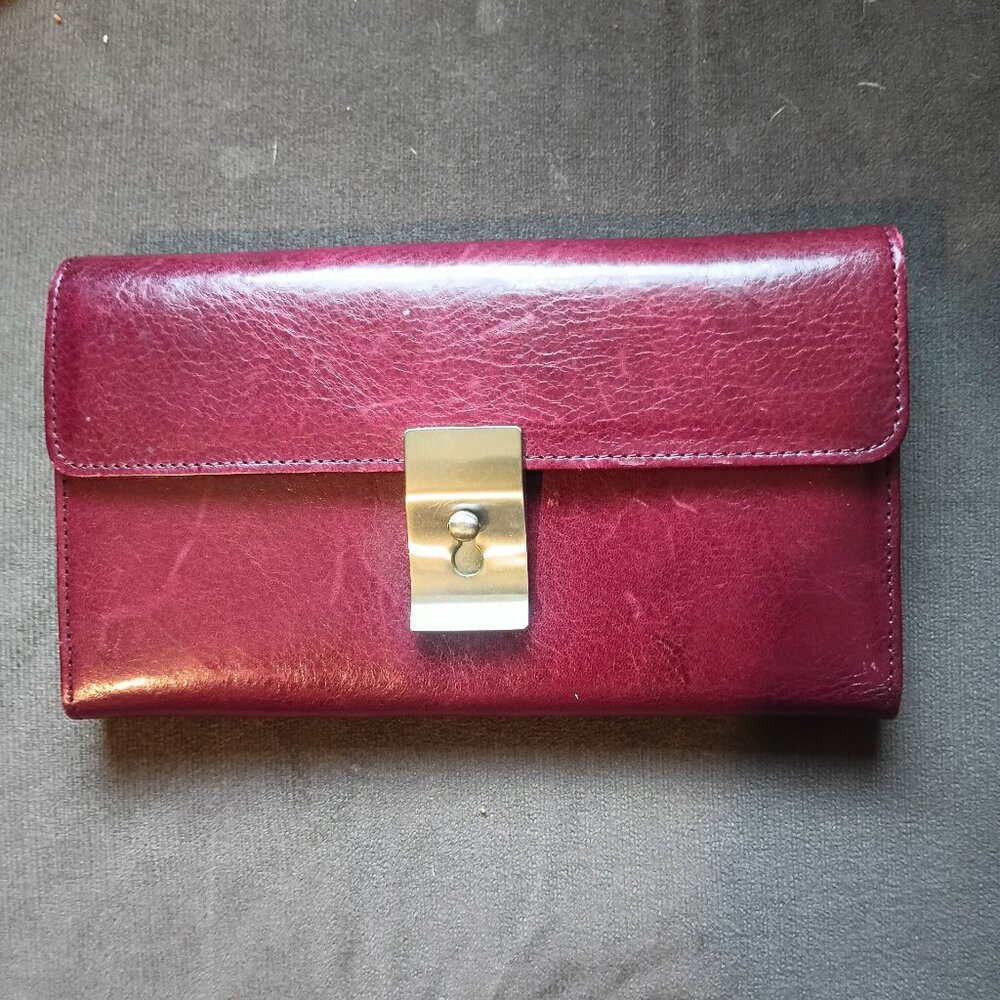 DKNY Bifold Genuine Leather Wallet